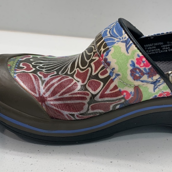 Dansko Vegan Volley Clogs - floral patchwork canvas - Picture 11 of 12